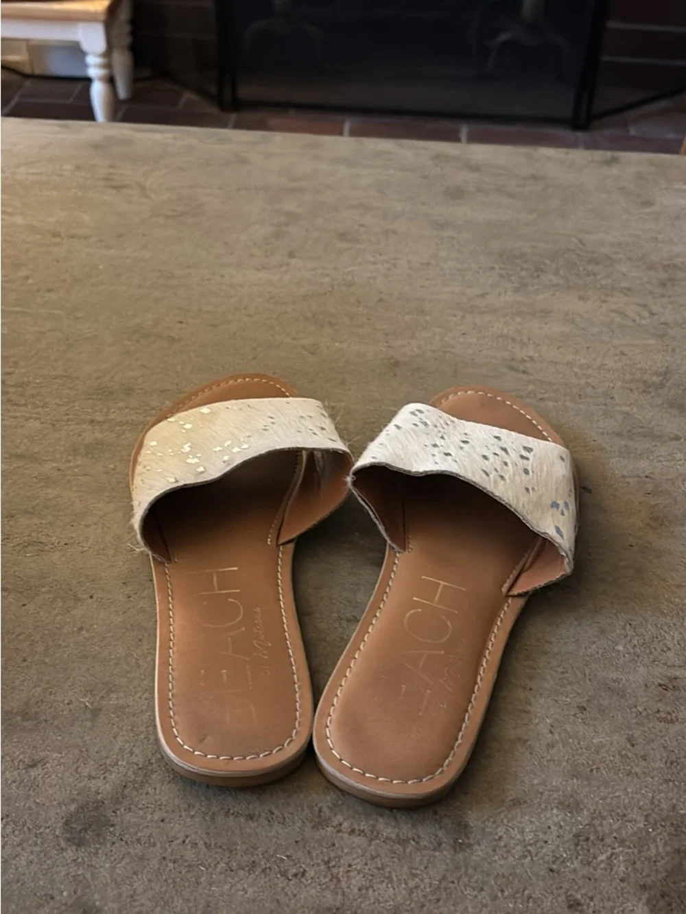 Beach by Matisse Cowhide Sandals (A-4)